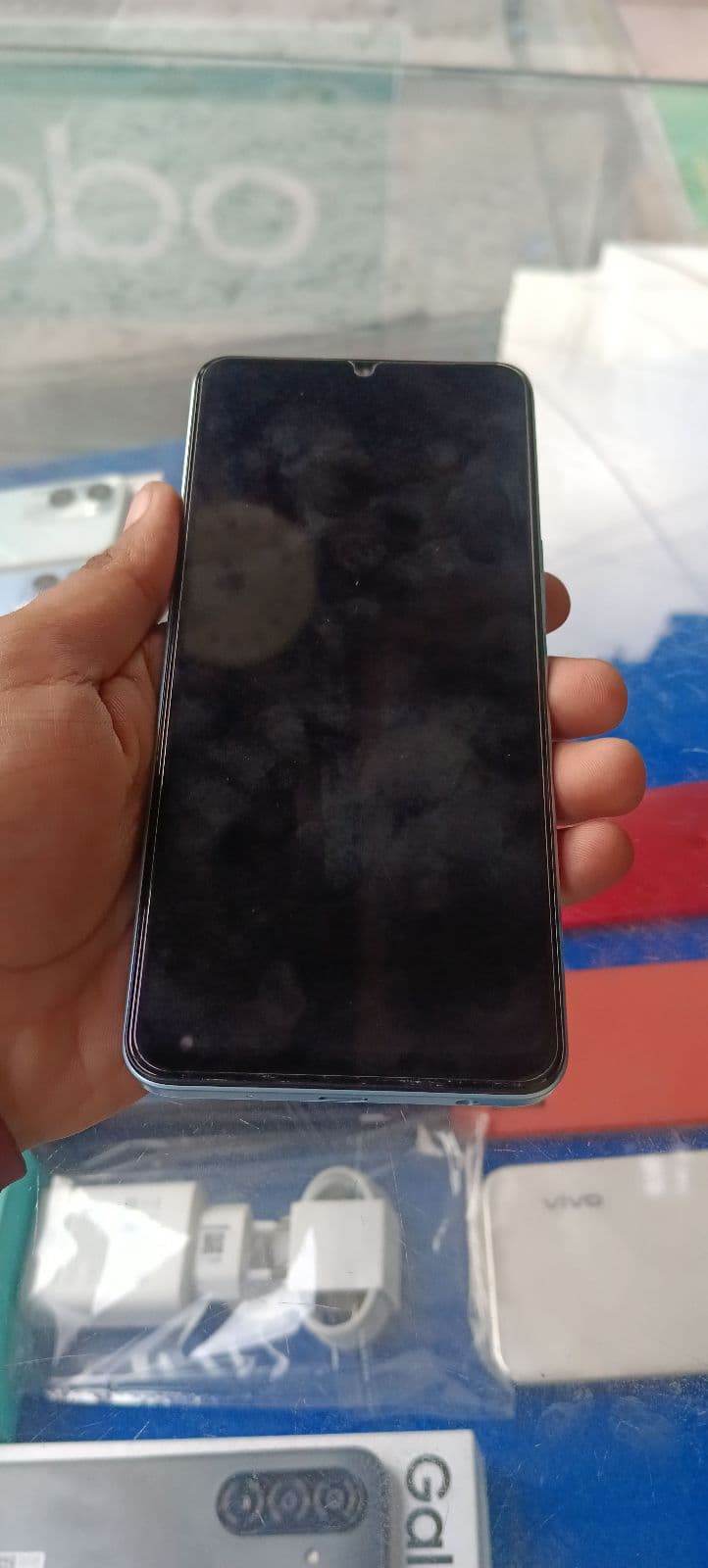 Vivo Y05e 4GB / 64GB in Teal — photo 2