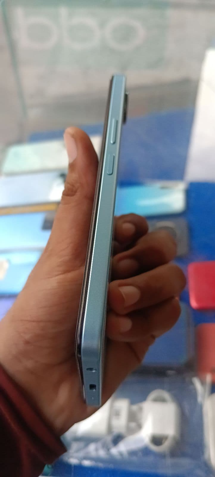 Vivo Y05e 4GB / 64GB in Teal — photo 3