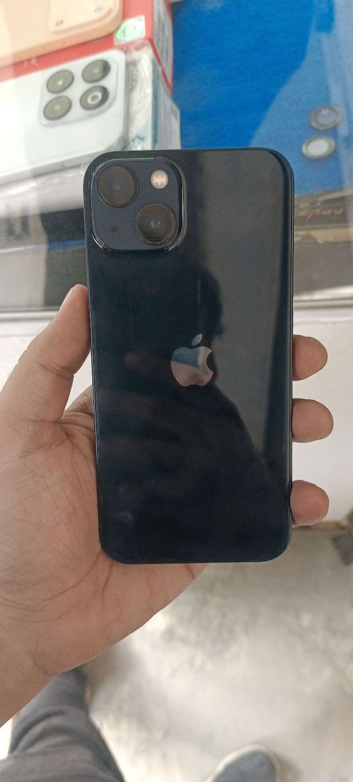 iPhone 13 · 128GB