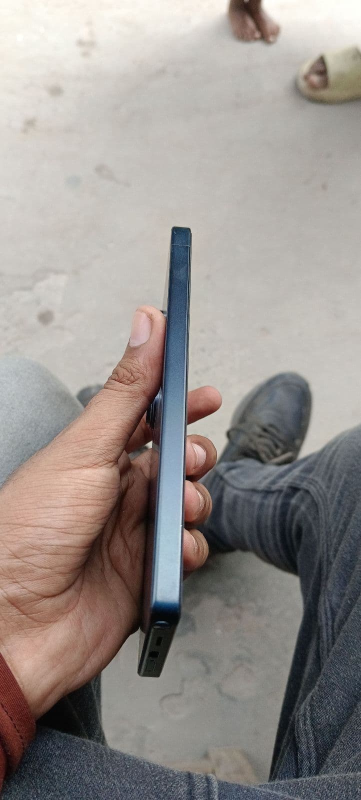 Samsung Galaxy S25 Ultra 12GB / 1TB in Titanium Silverblue — photo 3