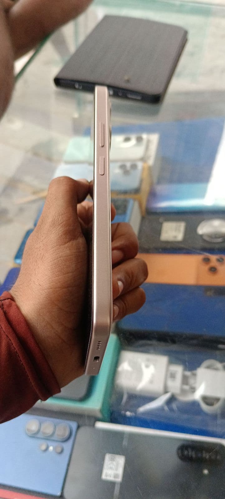 Vivo Y31d 6GB / 128GB in Glow White — photo 5