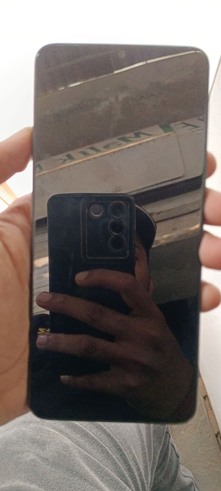 Vivo Y04 4GB / 128GB in Jade Green — photo 2