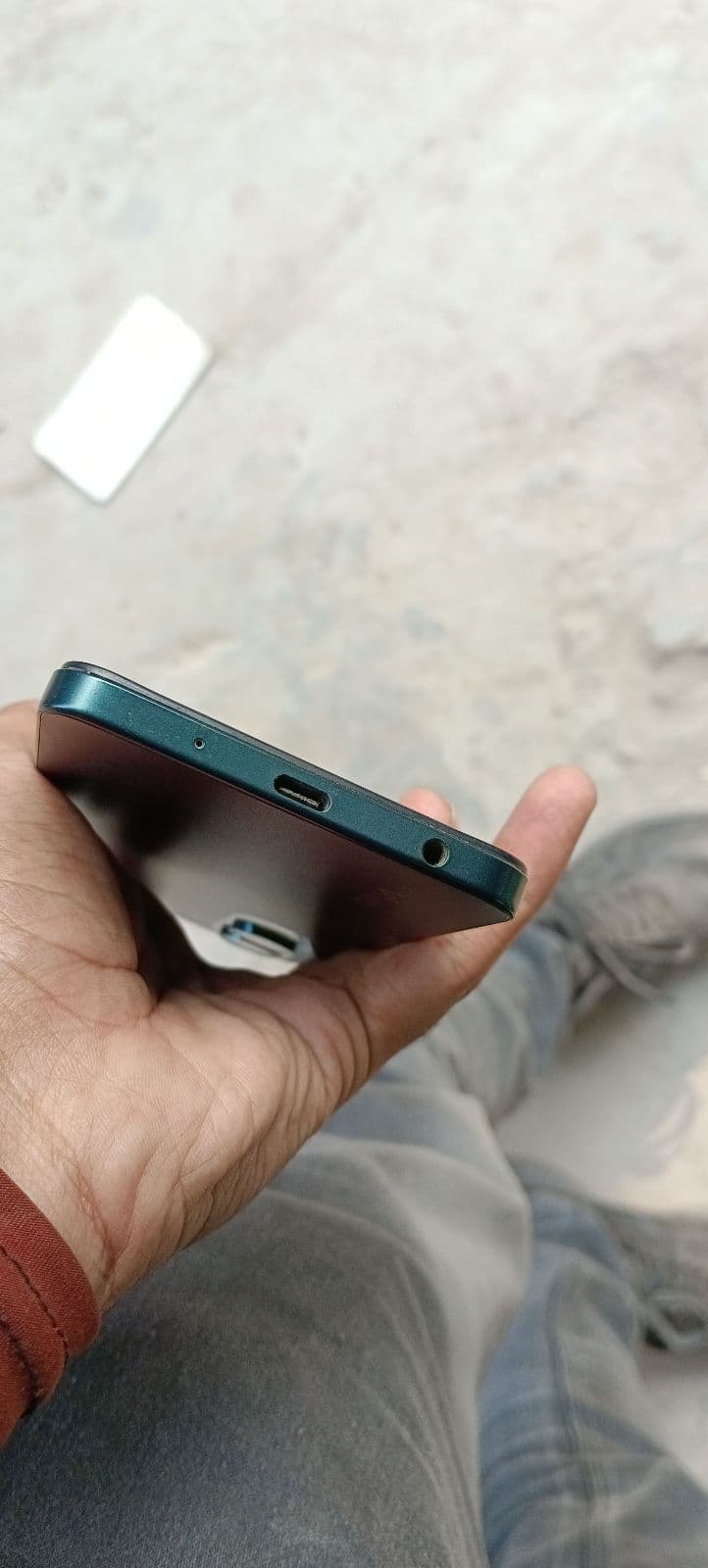 Vivo Y04 4GB / 128GB in Jade Green — photo 3