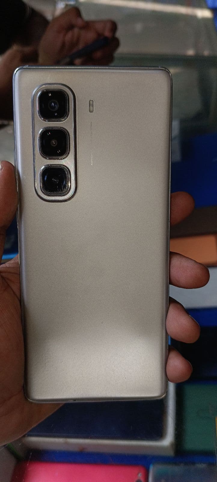 Infinix Hot 50 Pro+ · 8GB / 256GB