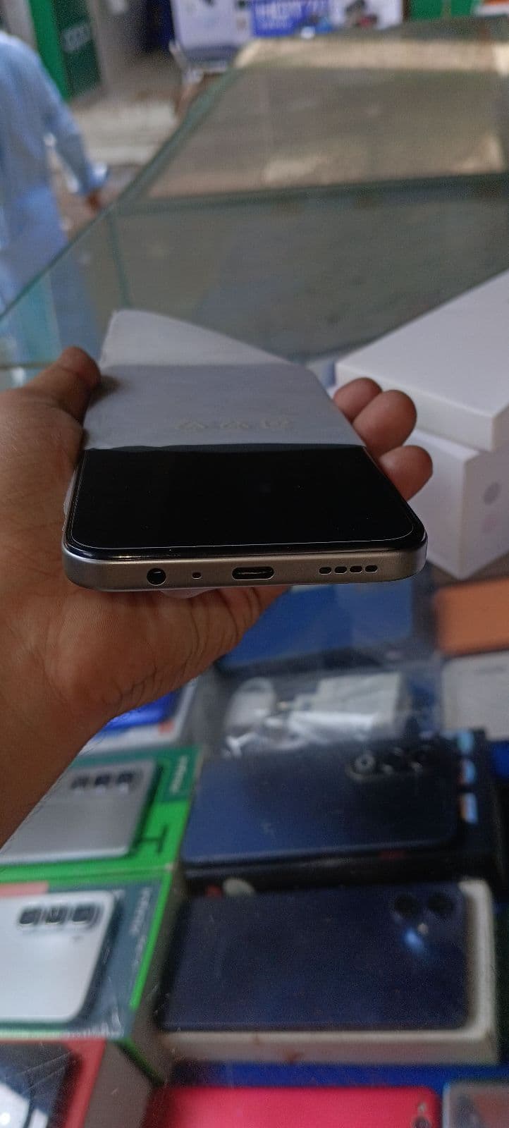 Realme C100i 6GB / 128GB in Dusk Gray — photo 4