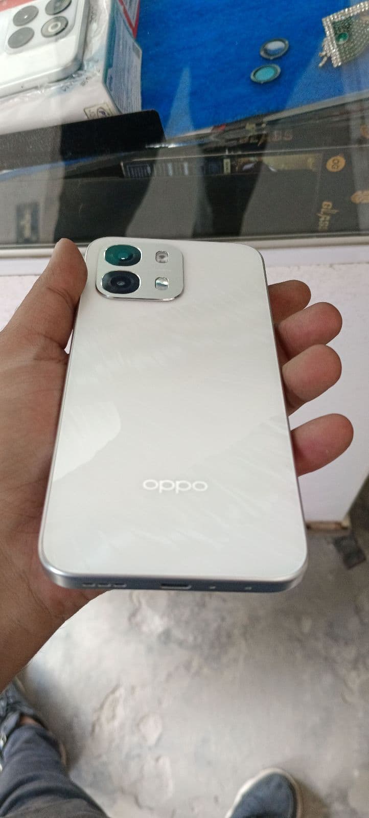Oppo A6s 8GB / 256GB in Ice White — photo 5