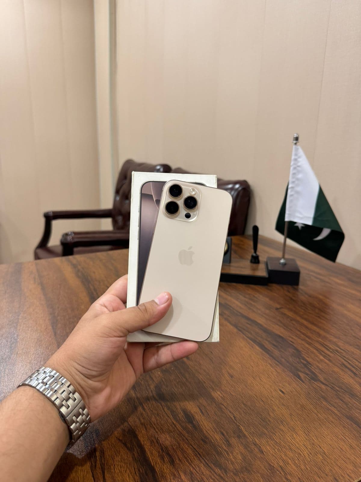 Apple iPhone 16 Pro Max 256GB in Desert Titanium — photo 2