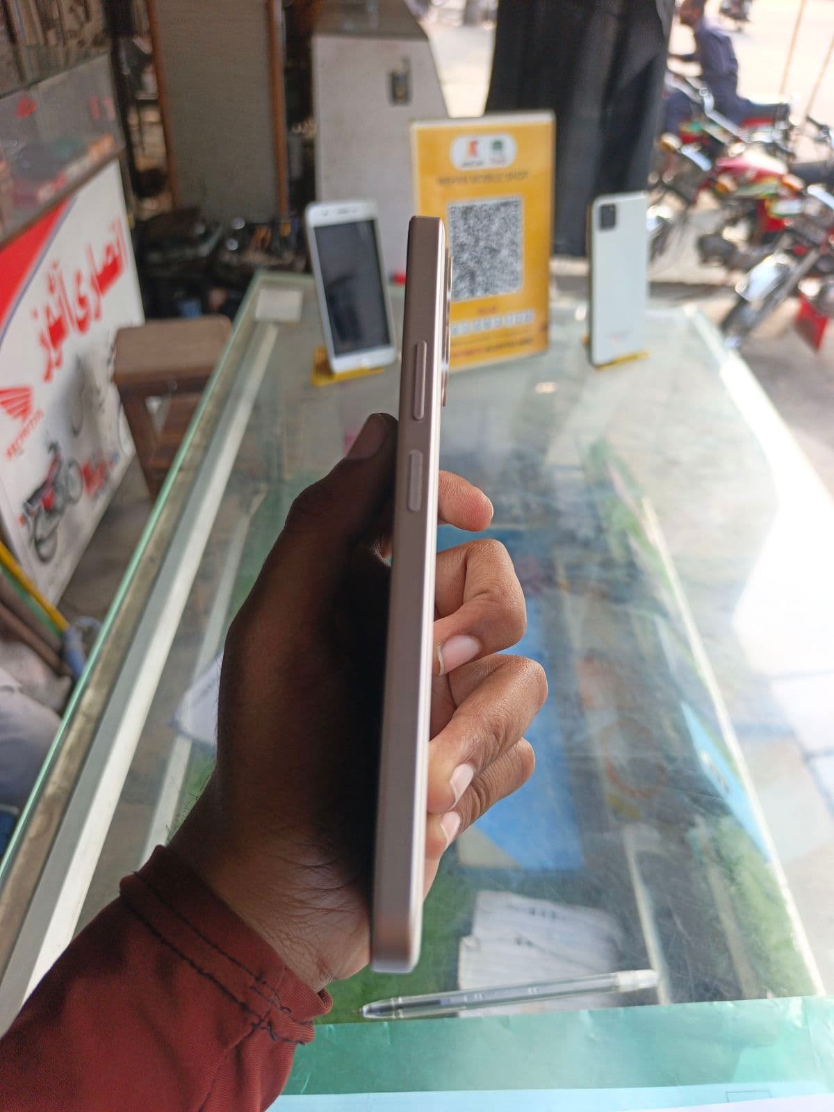 Vivo Y31d 8GB / 256GB in Glow White — photo 4