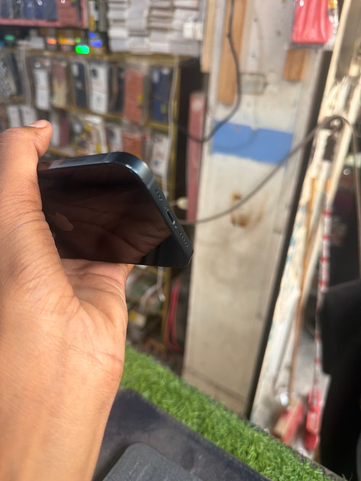Apple iPhone 13 128GB in Blue — photo 4