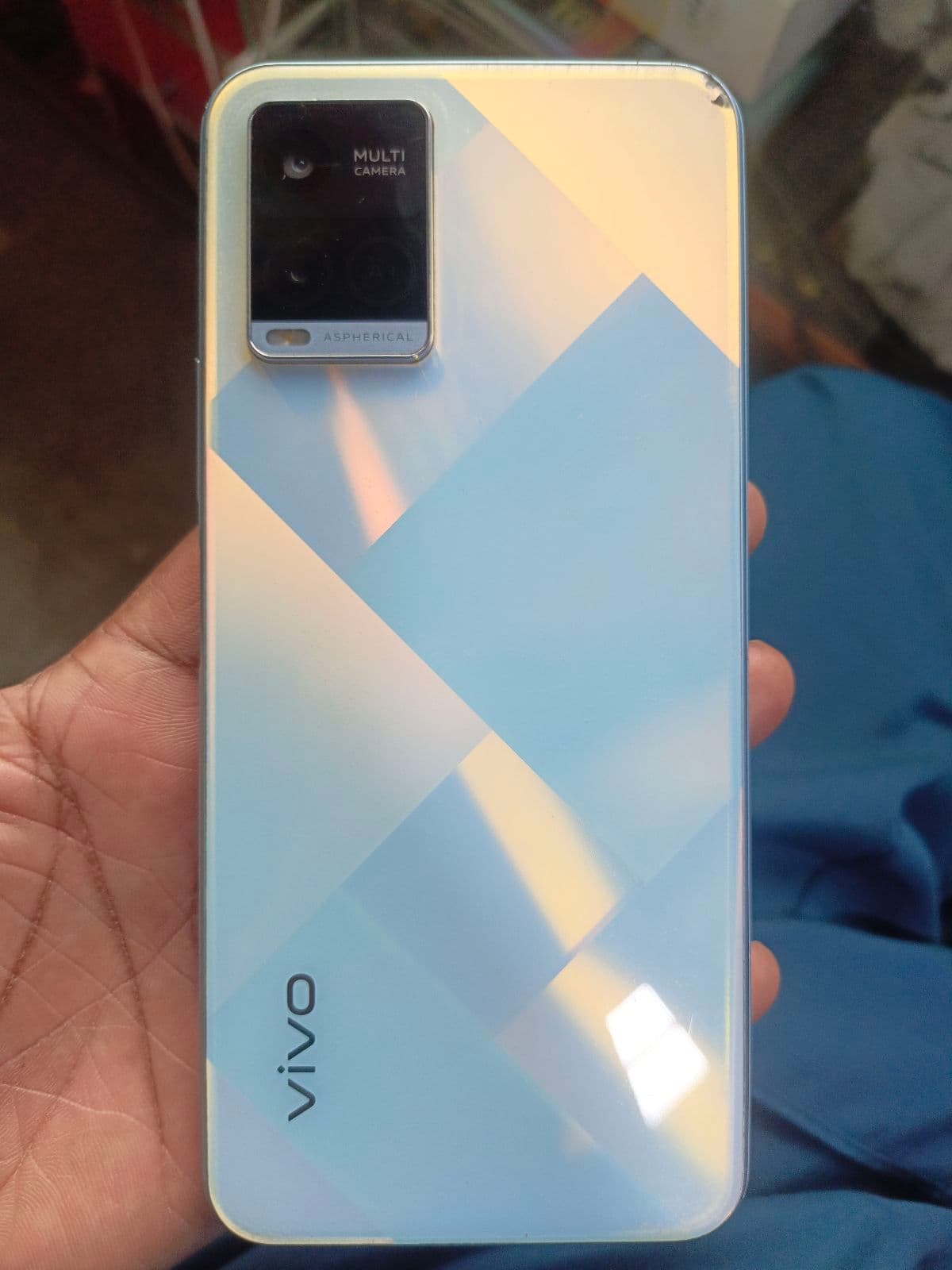 Vivo Y21 · 4GB / 64GB