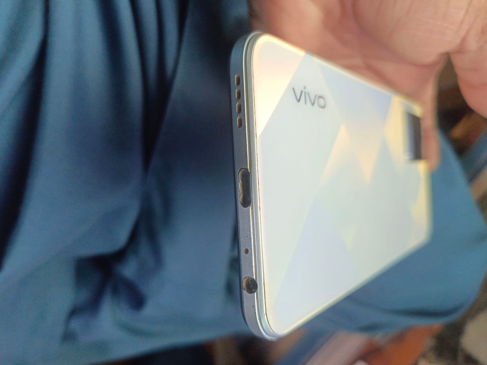 Vivo Y21 4GB / 64GB in Diamond Glow — photo 4