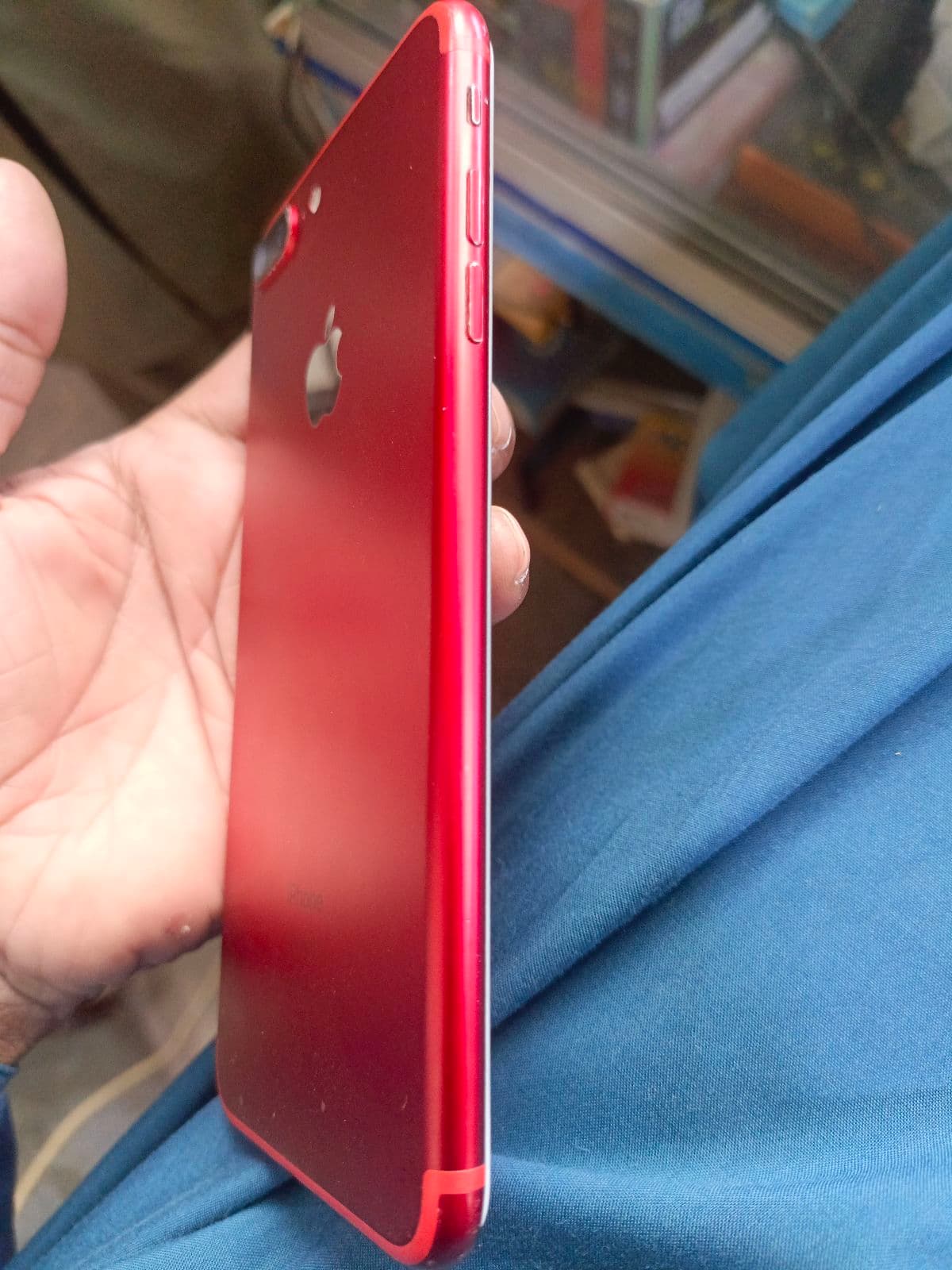 Apple iPhone 7 Plus 128GB in (PRODUCT)RED — photo 2