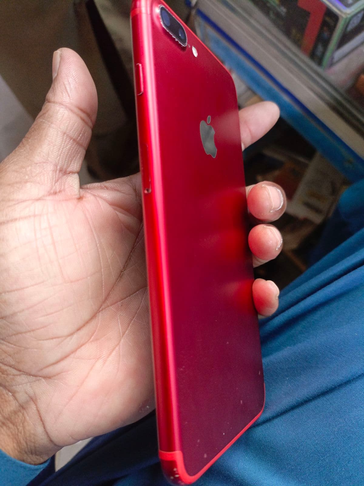 Apple iPhone 7 Plus 128GB in (PRODUCT)RED — photo 3