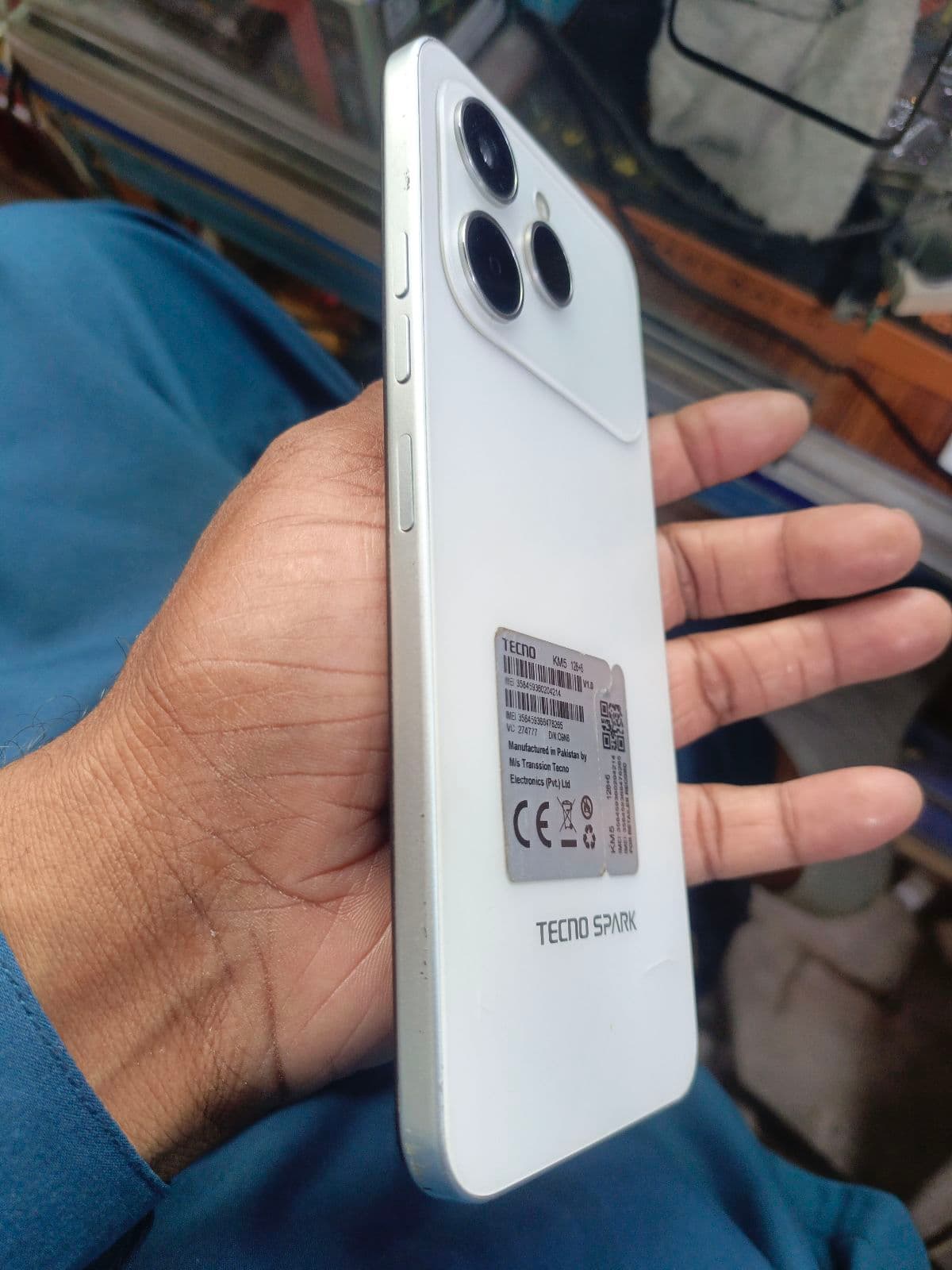 Tecno Spark 40 6GB / 128GB in Veil White — photo 3