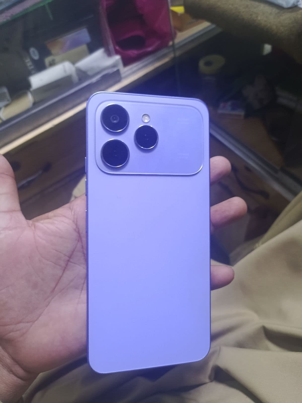 Tecno Spark 40 · 6GB / 128GB