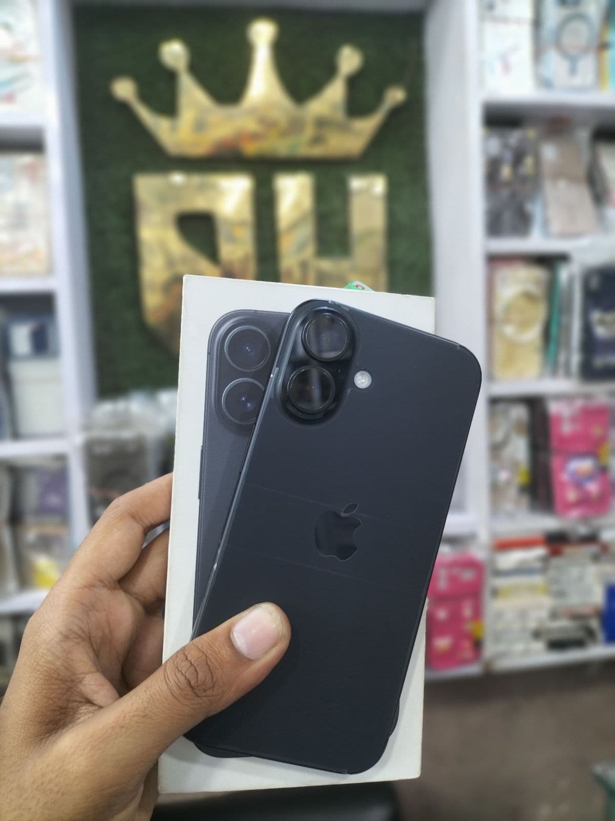 iPhone 16 · 128GB