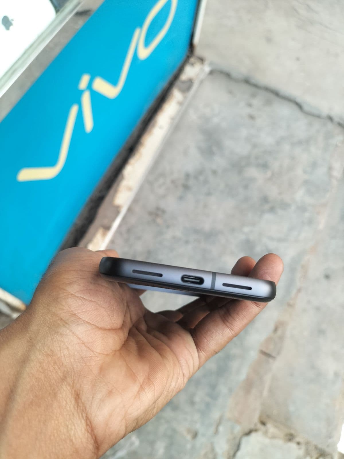 Google Pixel 8a 8GB / 128GB in Obsidian — photo 3