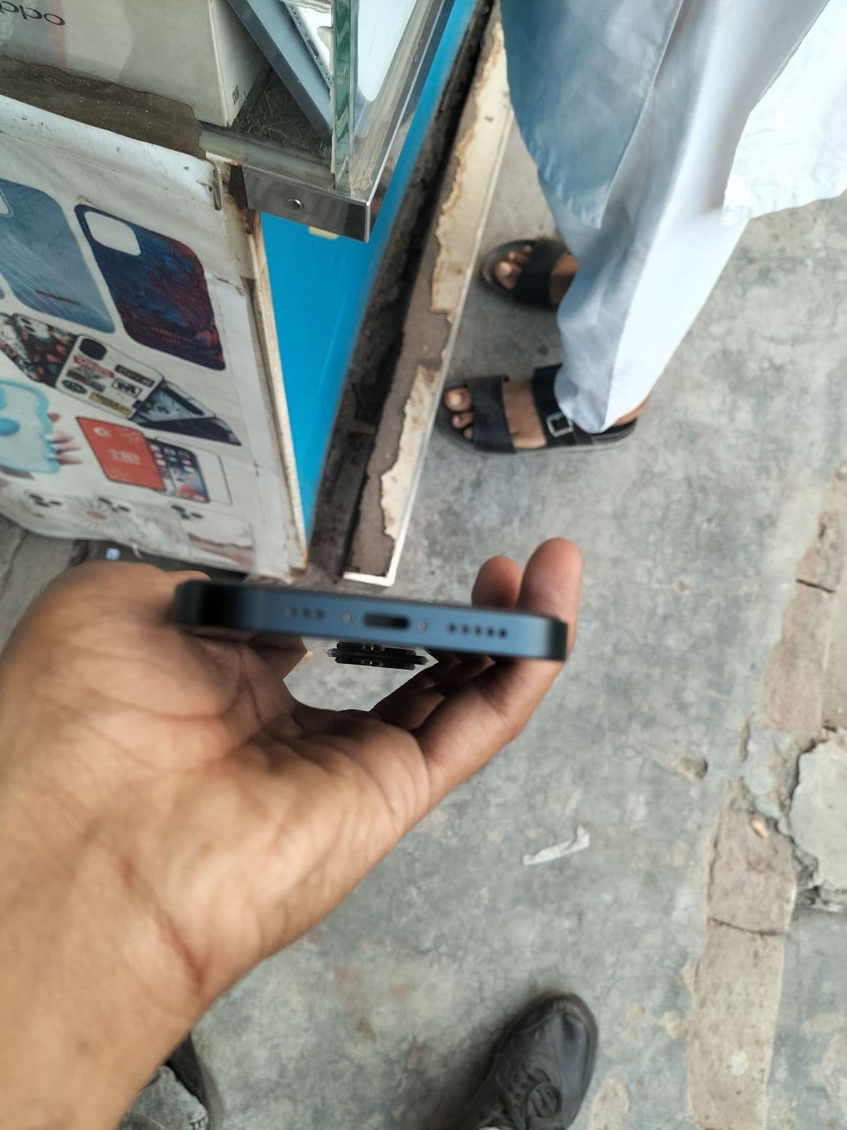 Apple iPhone 13 128GB in Blue — photo 3