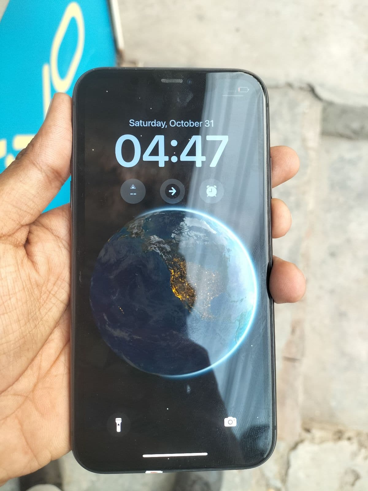 Apple iPhone 11 64GB in Black — photo 2