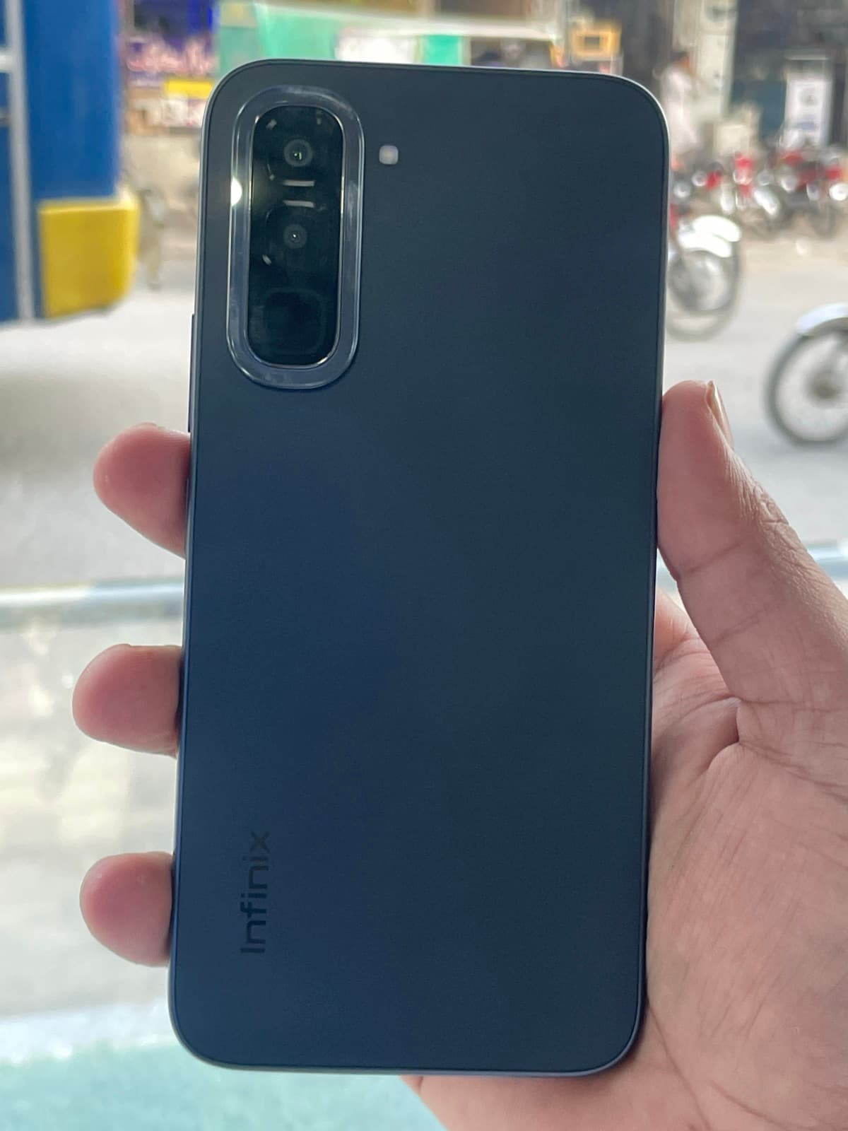 Infinix Hot 70 6GB / 128GB in Night Pulse — photo 2