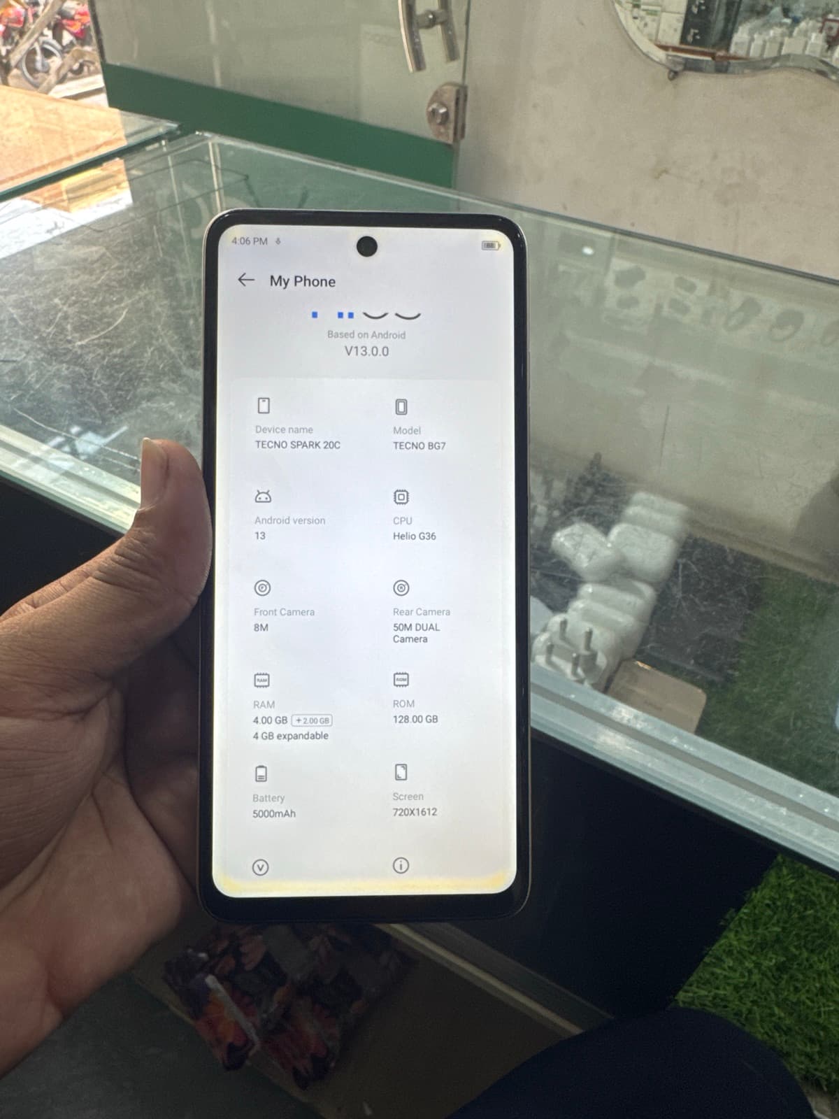 Tecno Spark 20C 4GB / 128GB in Magic Skin 2.0 Green — photo 3
