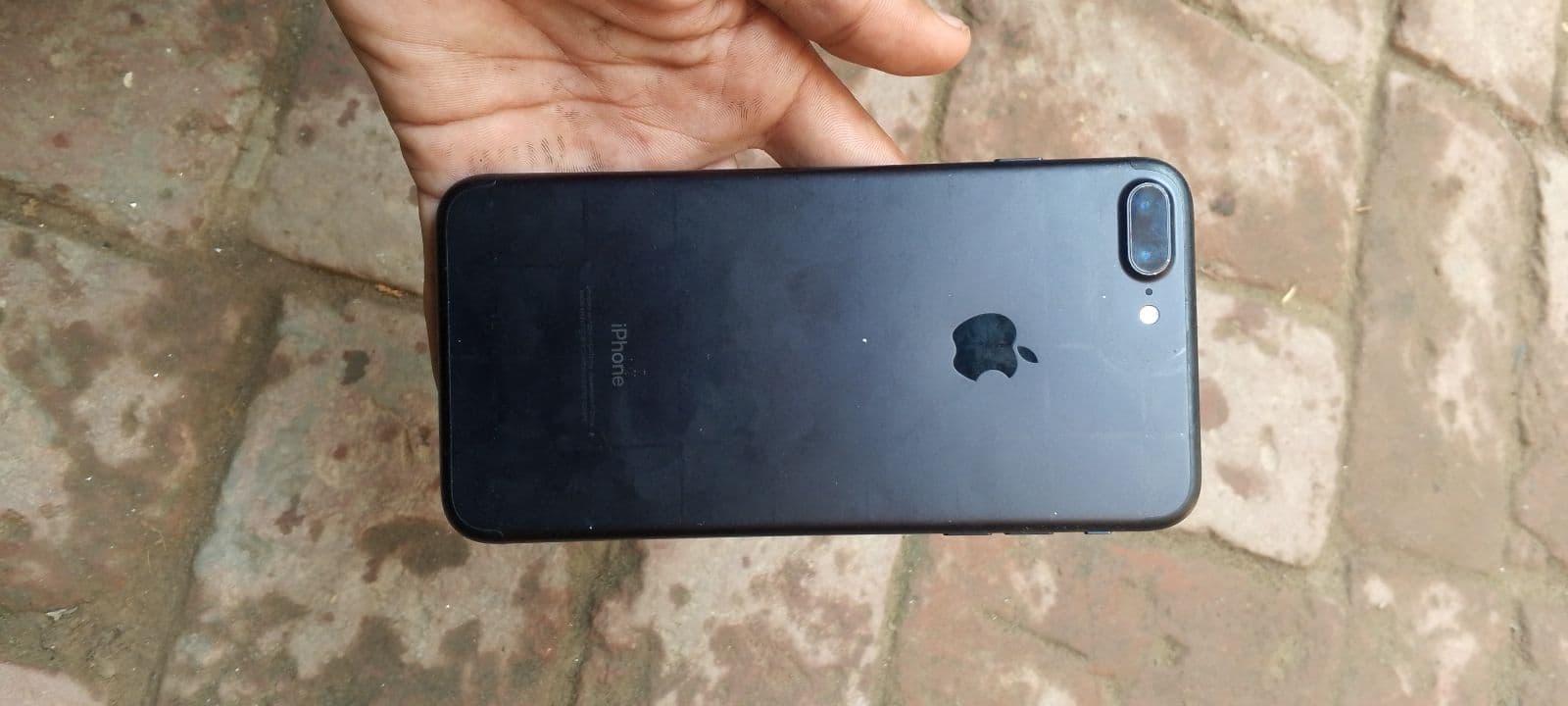 iPhone 7 Plus · 32GB