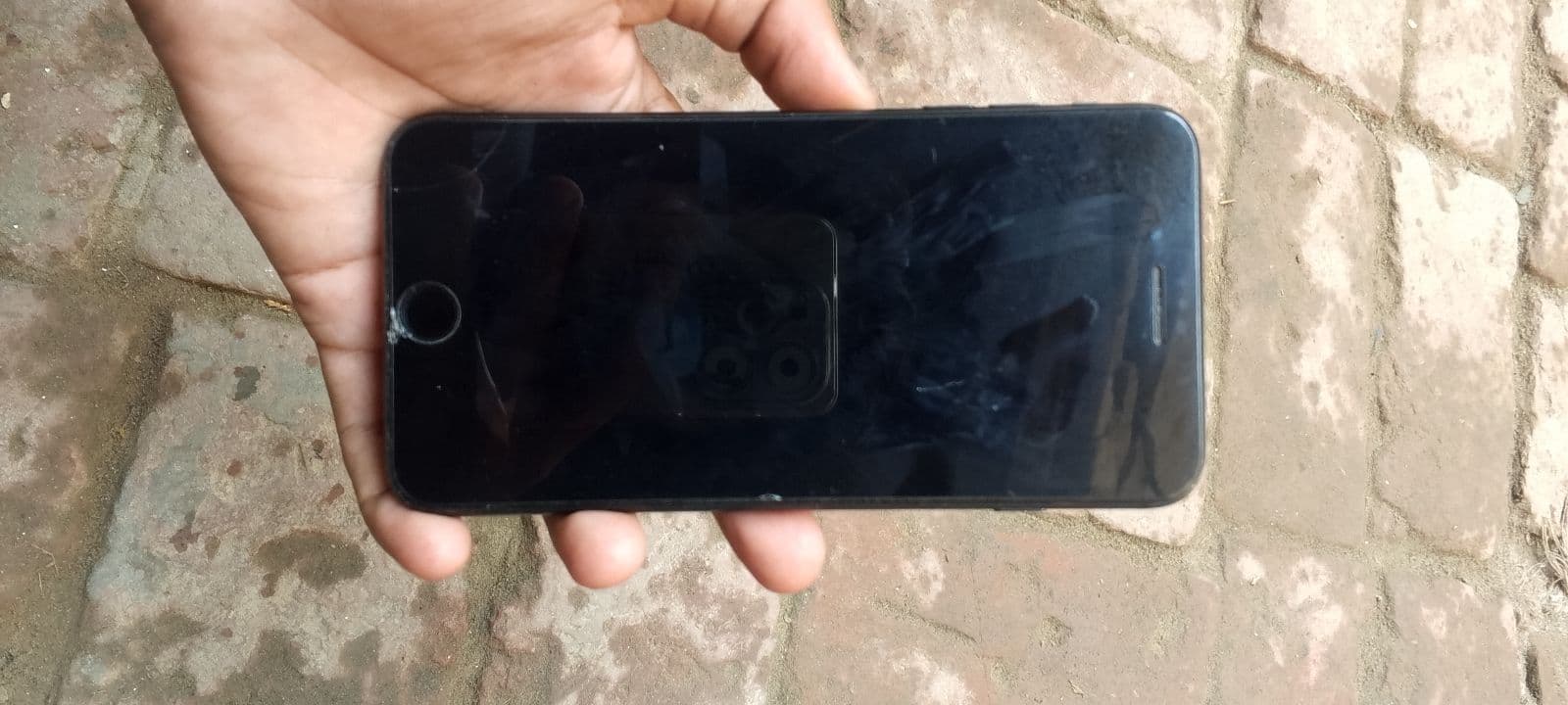 Apple iPhone 7 Plus 32GB in Black — photo 3