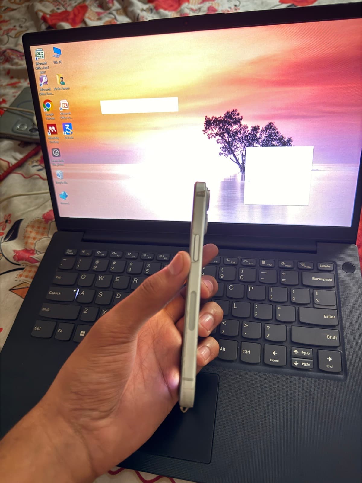 Apple iPhone 15 128GB in Blue — photo 4