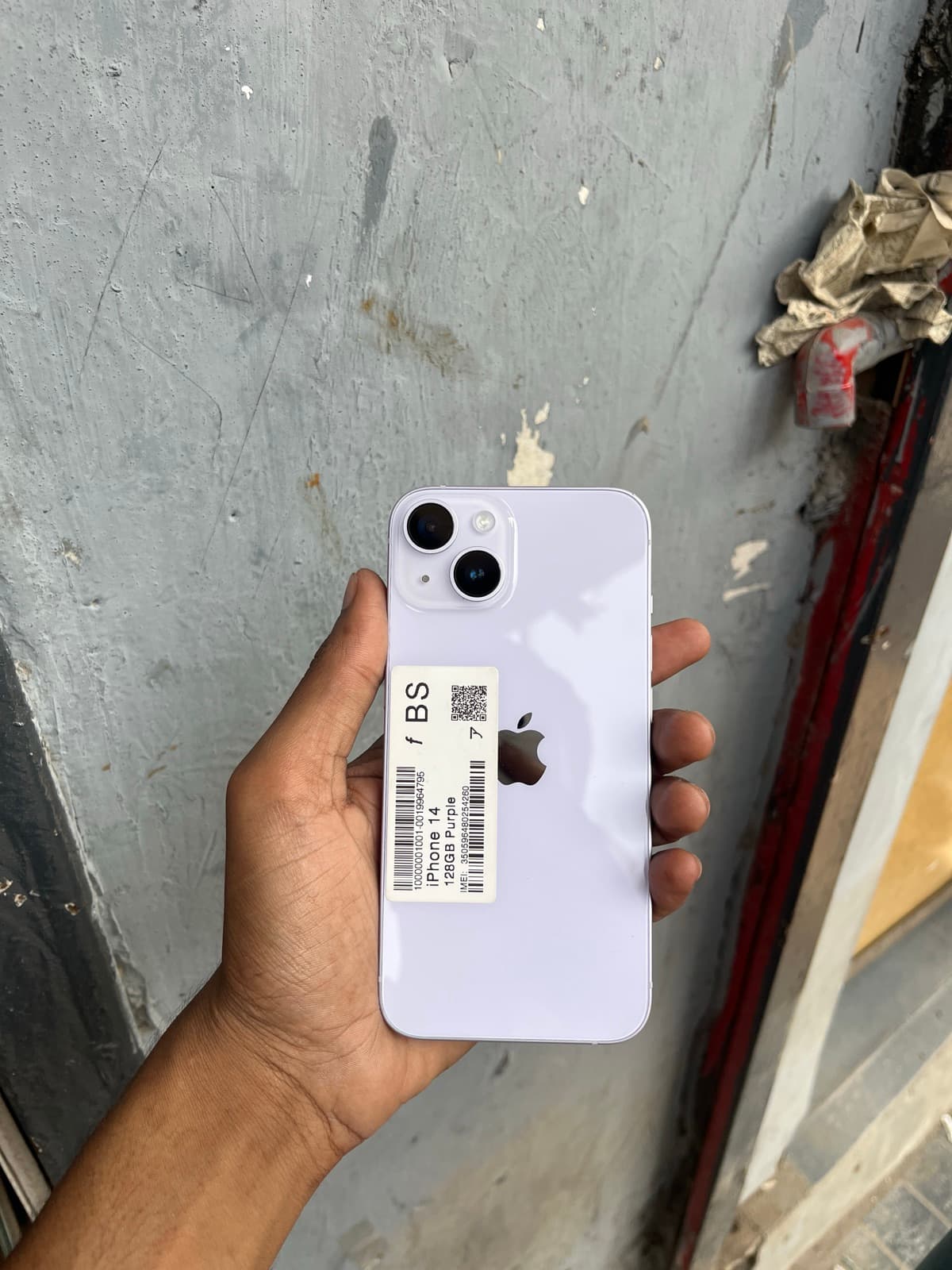 iPhone 14 · 128GB