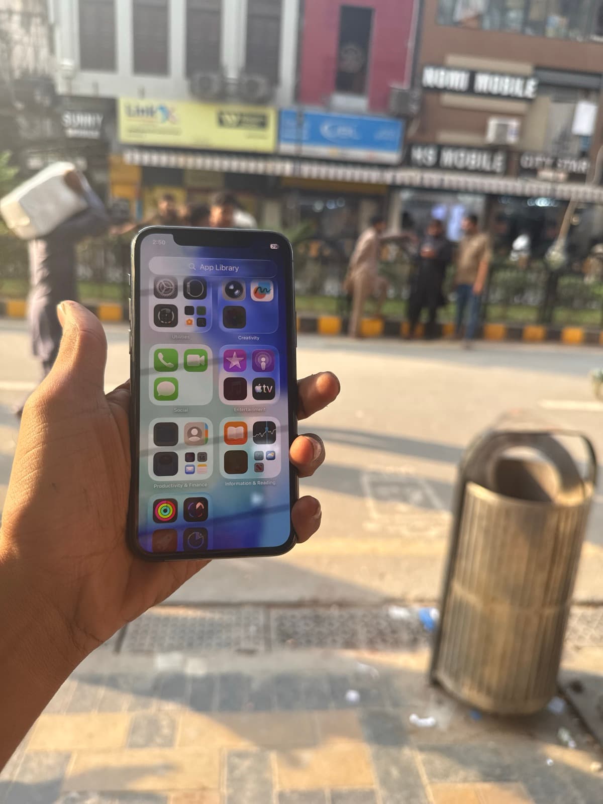 Apple iPhone 11 Pro 512GB in Space Gray — photo 2