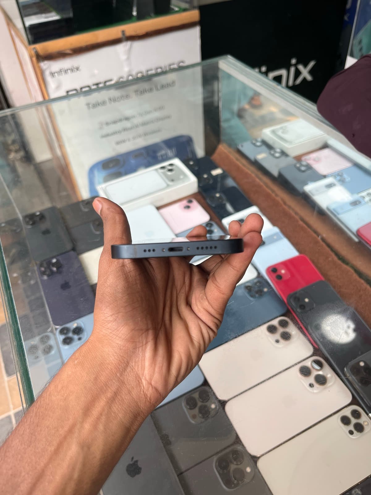 Apple iPhone 13 128GB in Blue — photo 3