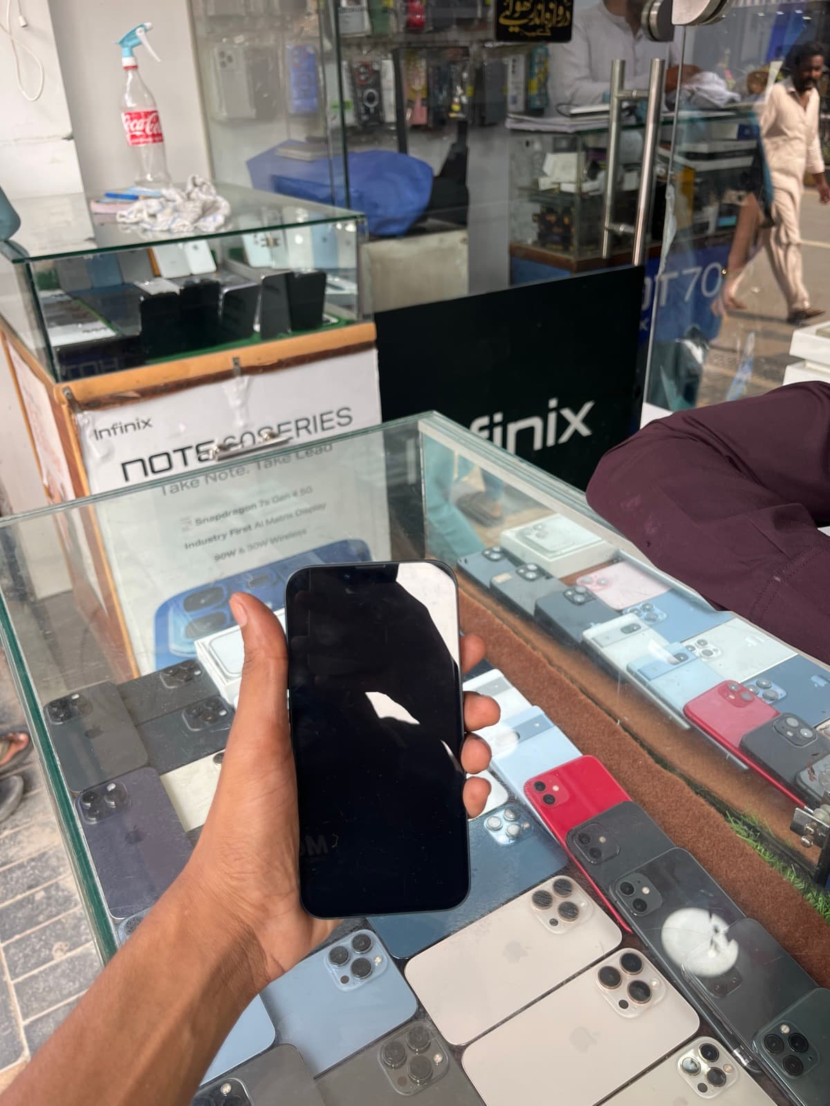 Apple iPhone 13 128GB in Blue — photo 2