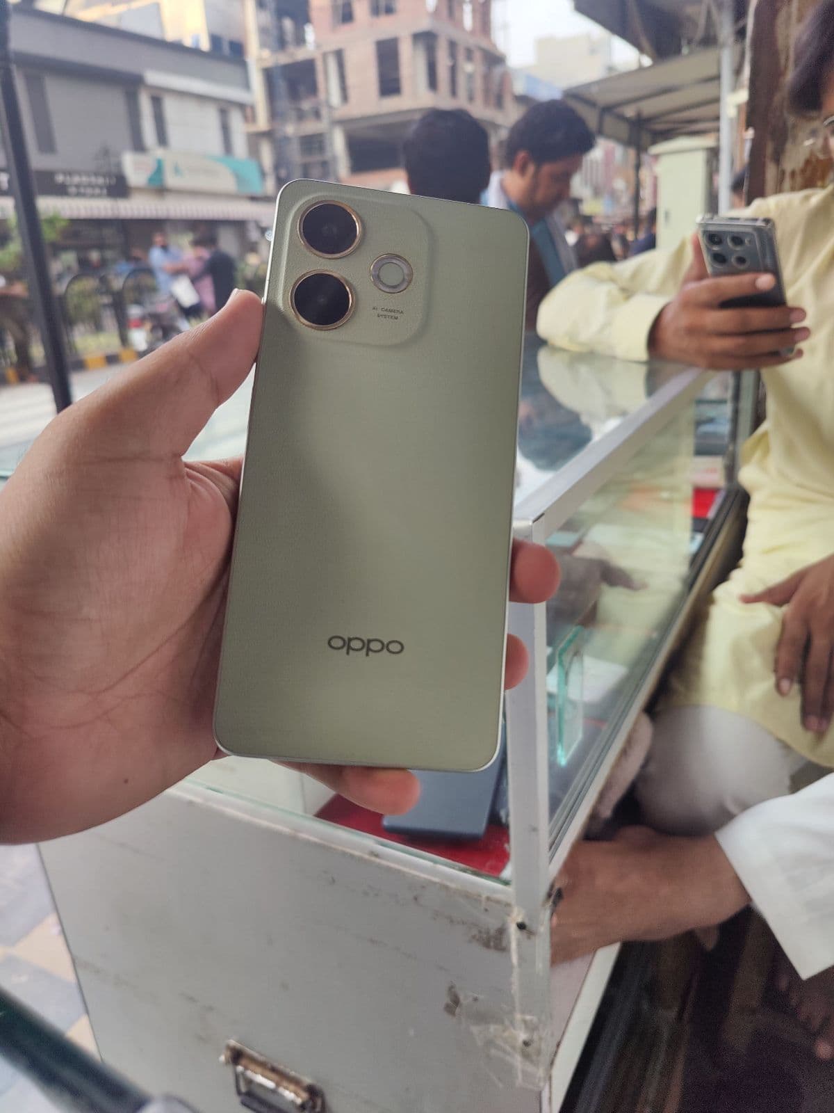 Oppo A5 Pro · 8GB / 256GB
