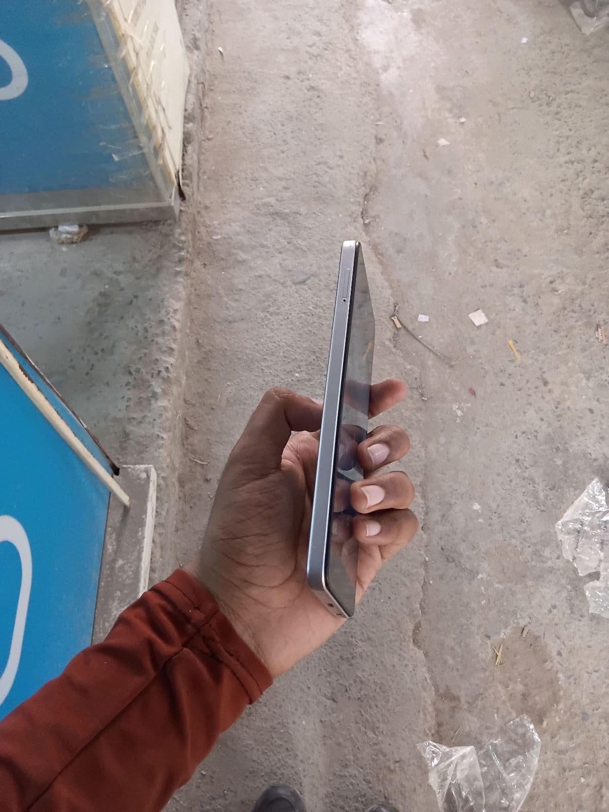 Vivo Y04 4GB / 128GB in Titanium Gold — photo 3