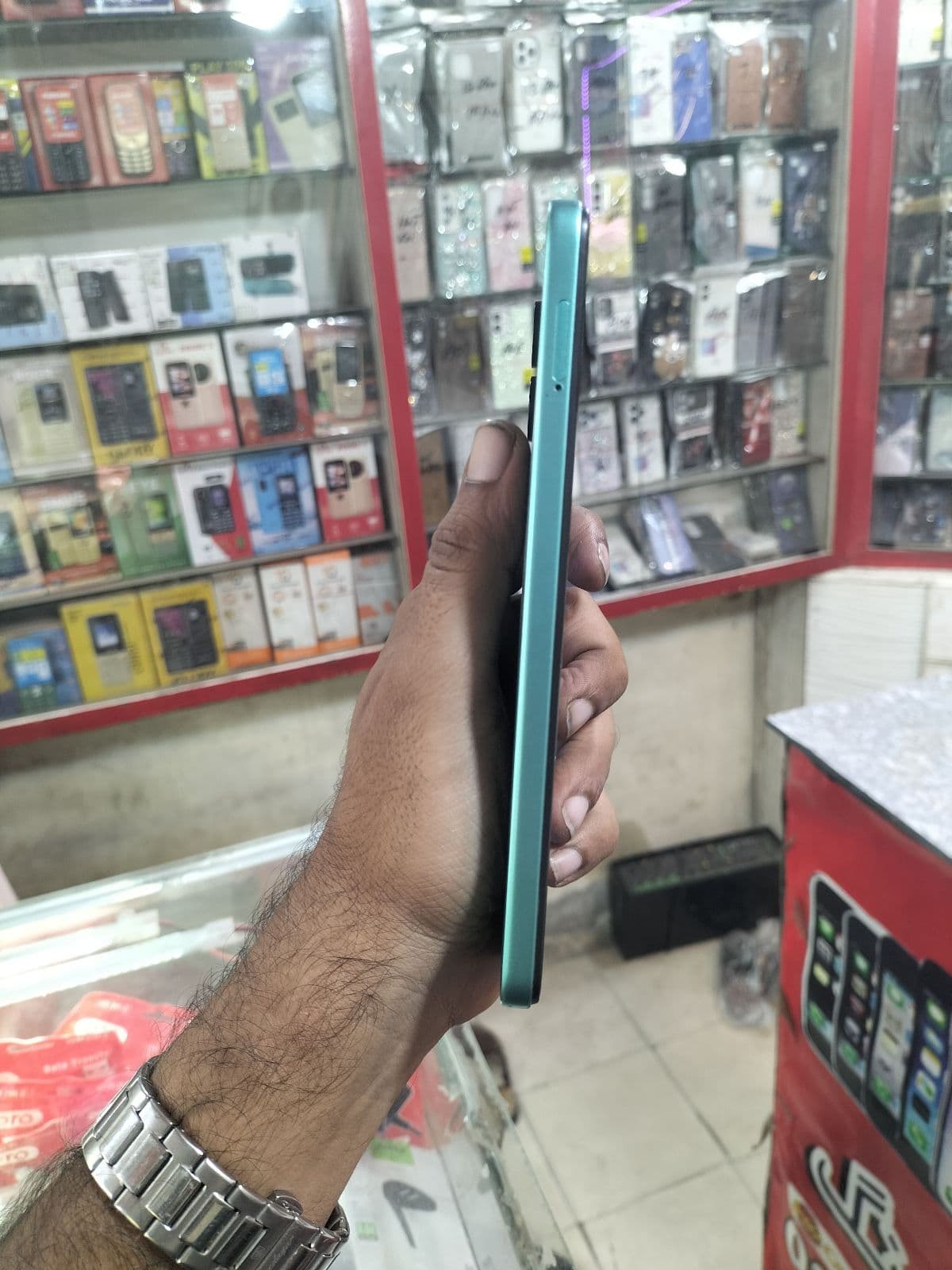 Tecno Camon 19 Neo 6GB / 128GB in Dreamland Green — photo 3