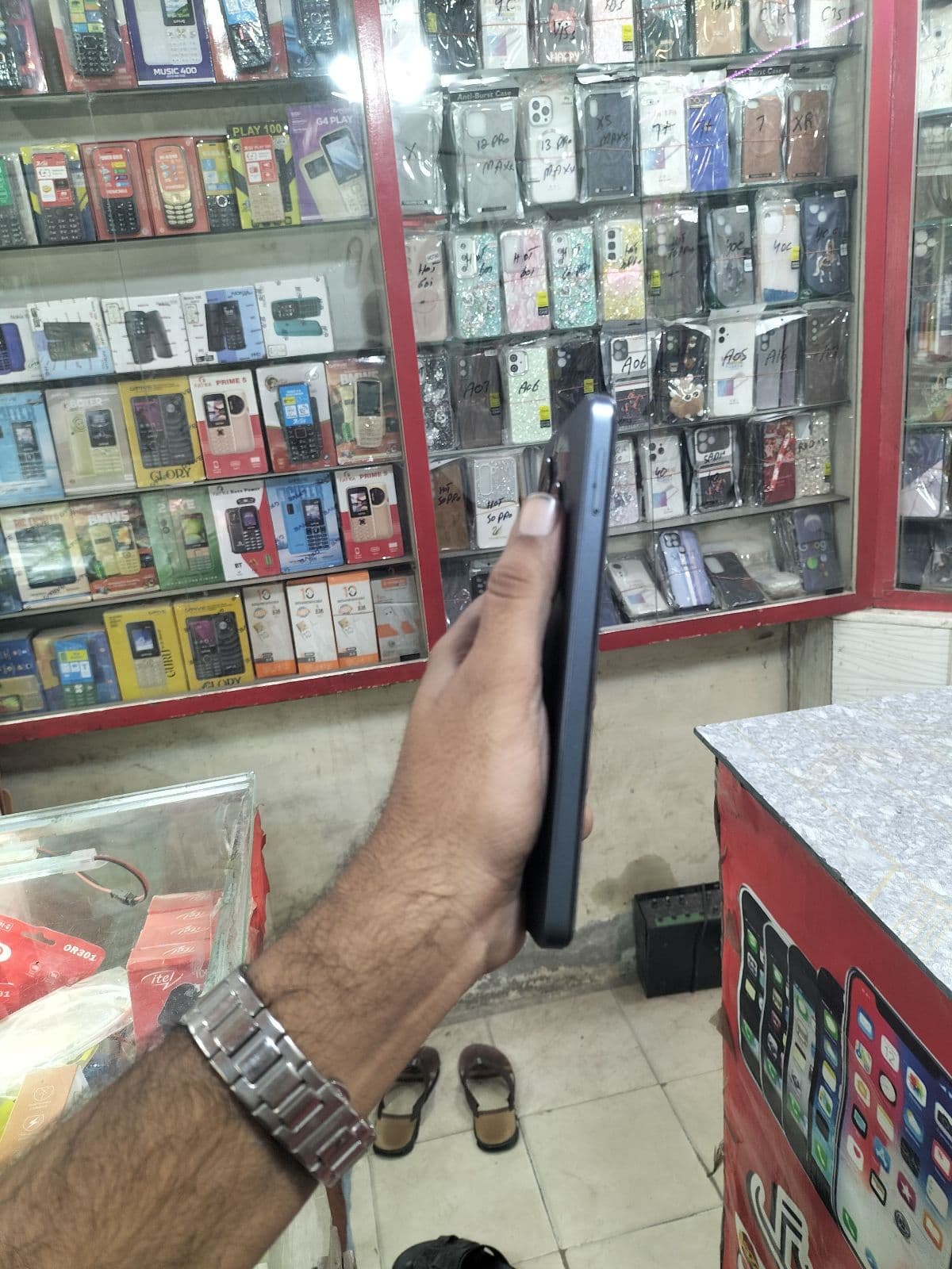 Tecno Spark 20C 4GB / 128GB in Moonlit Black — photo 3