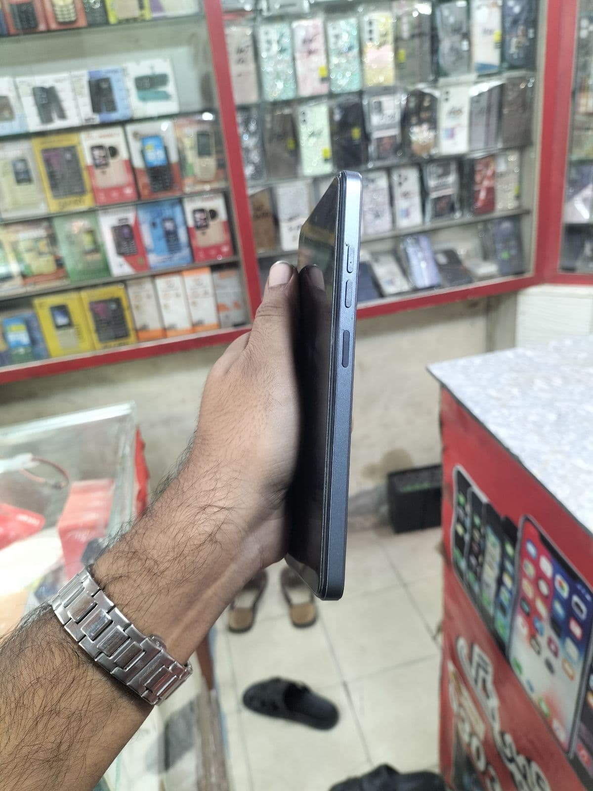 Tecno Spark 20C 4GB / 128GB in Moonlit Black — photo 4