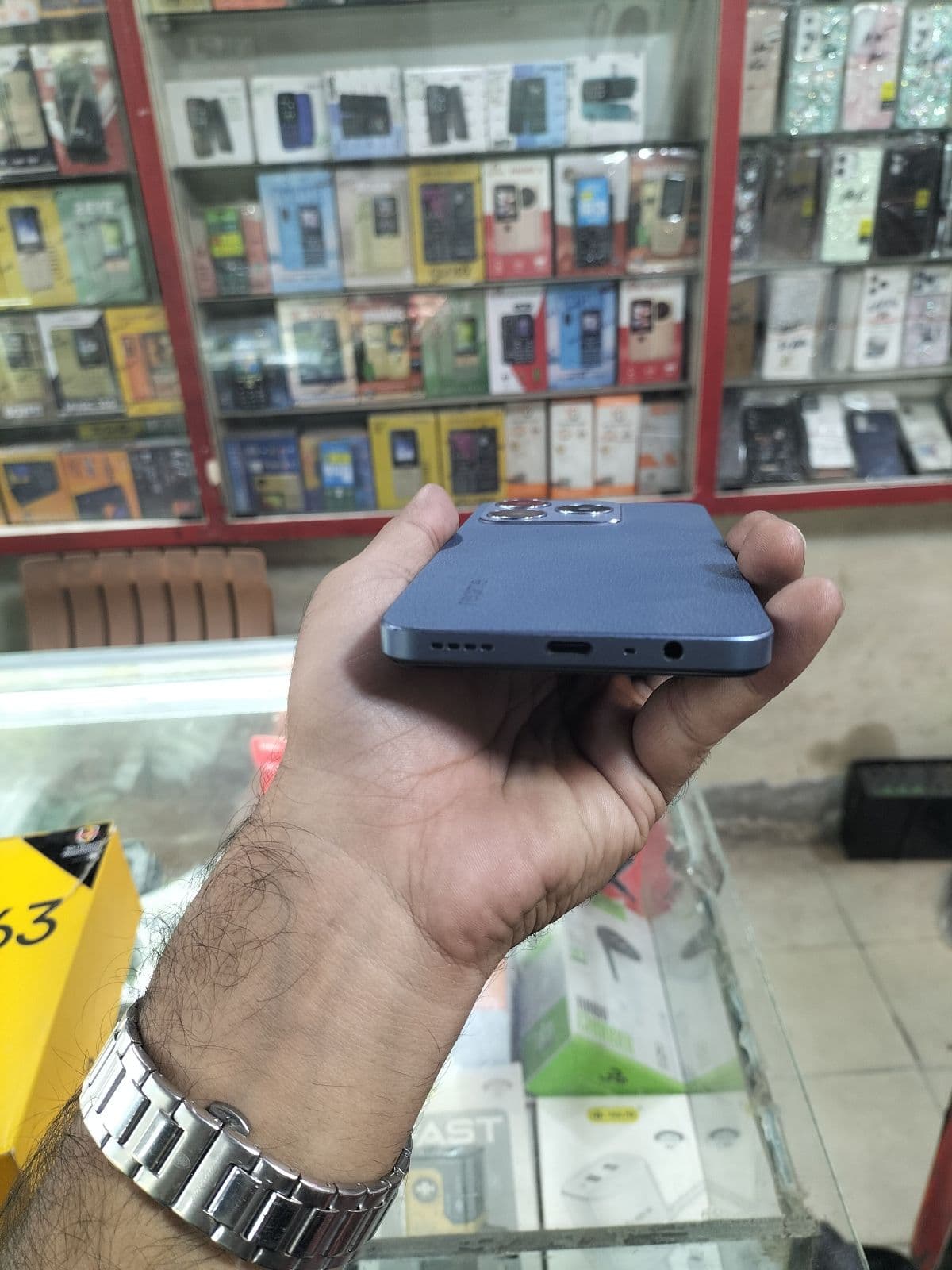 Realme C63 6GB / 128GB in Stargaze Black — photo 5