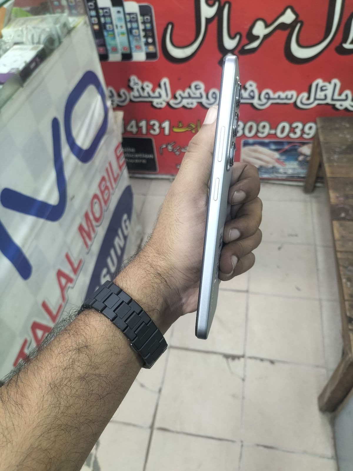 Infinix Hot 50 Pro 8GB / 256GB in Titanium Grey — photo 4