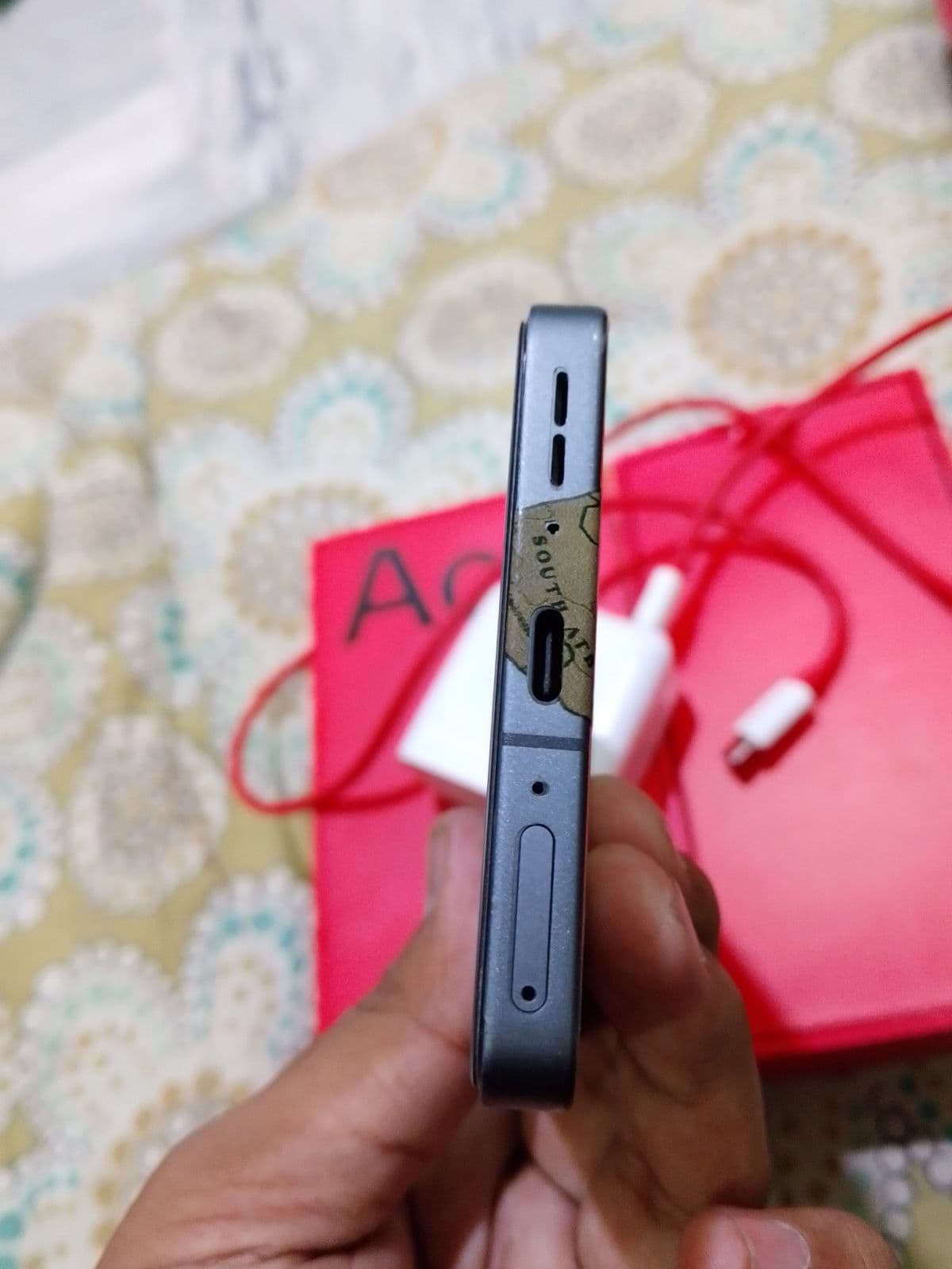 OnePlus 13R 12GB / 256GB in Nebula Noir — photo 3