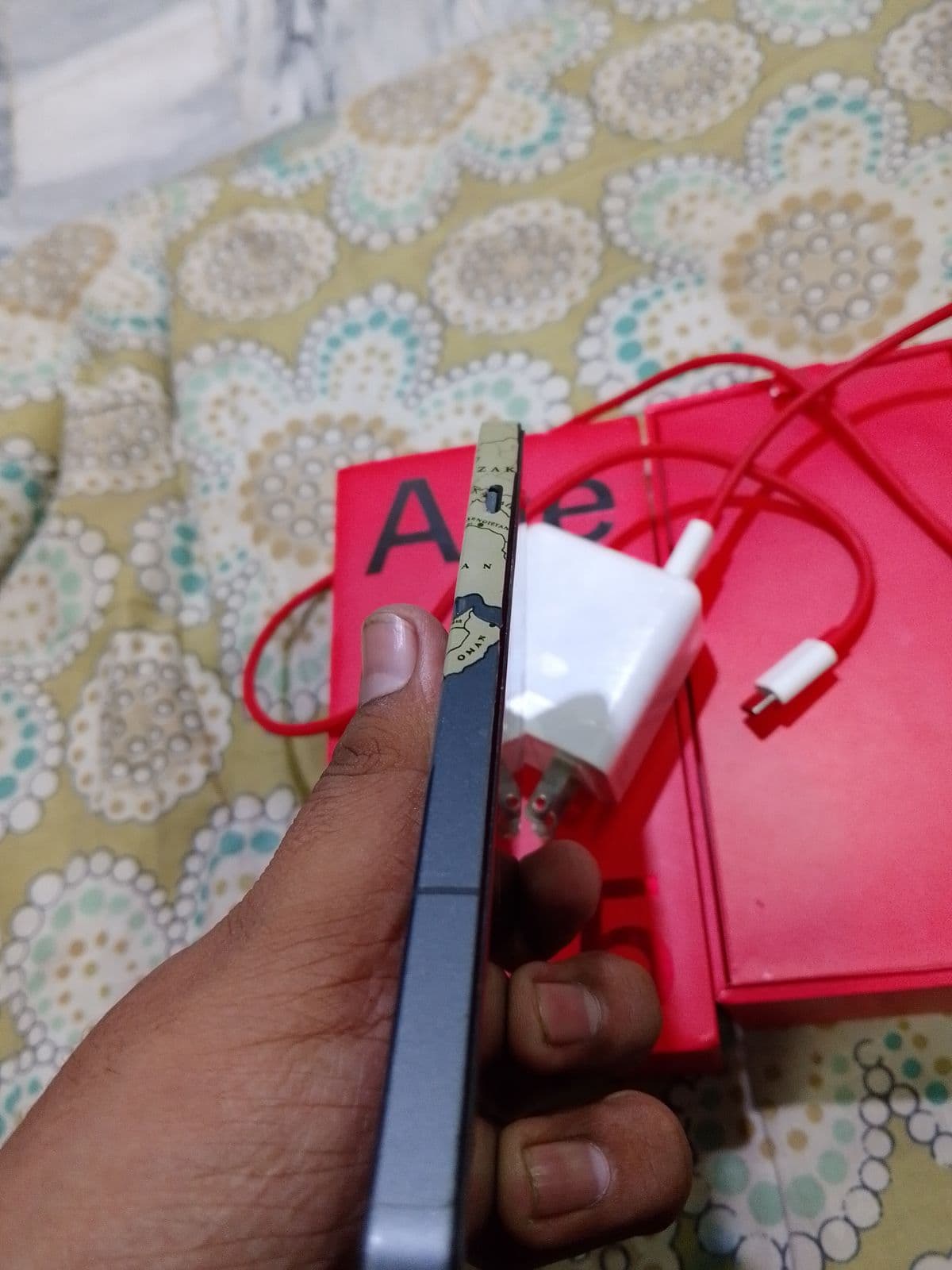 OnePlus 13R 12GB / 256GB in Nebula Noir — photo 5