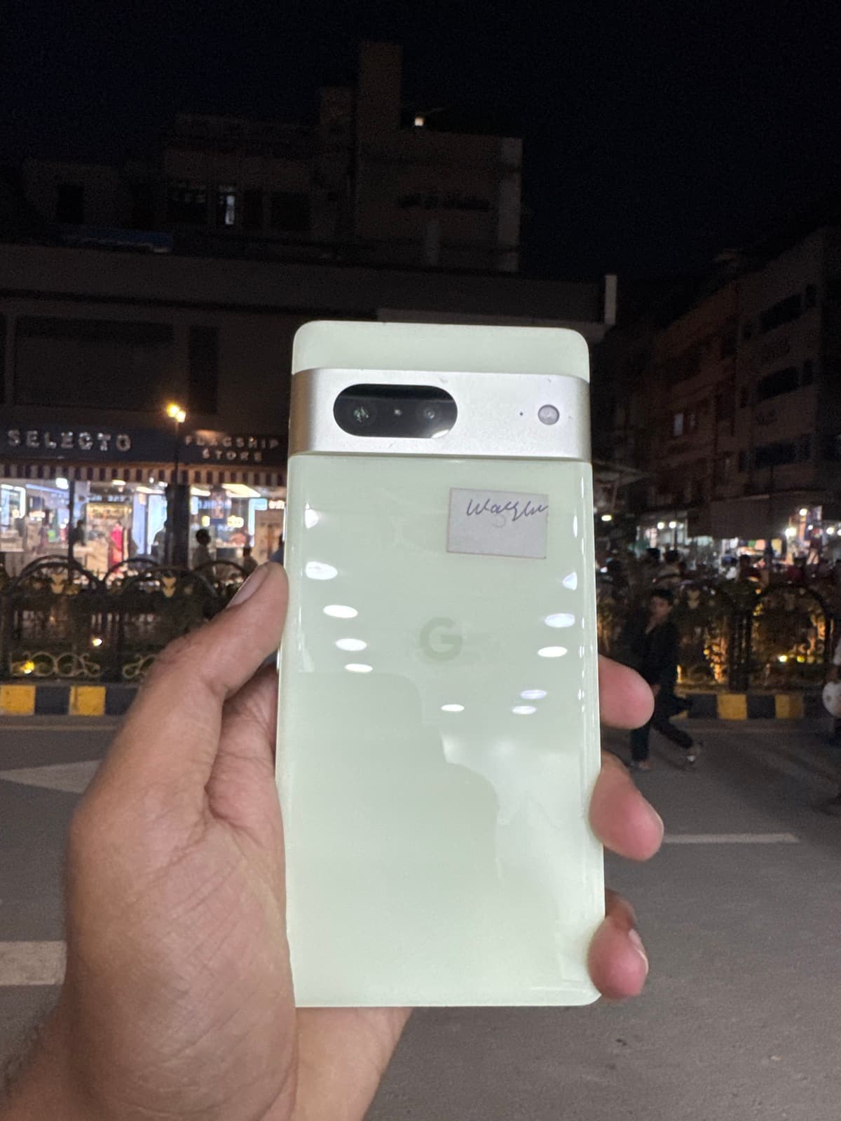 Google Pixel 7 8GB / 256GB in Lemongrass — photo 1