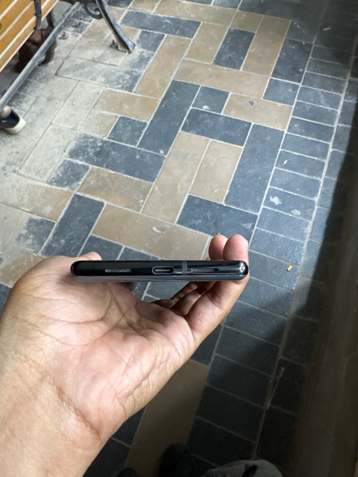 Google Pixel 6 Pro 12GB / 128GB in Stormy Black — photo 4