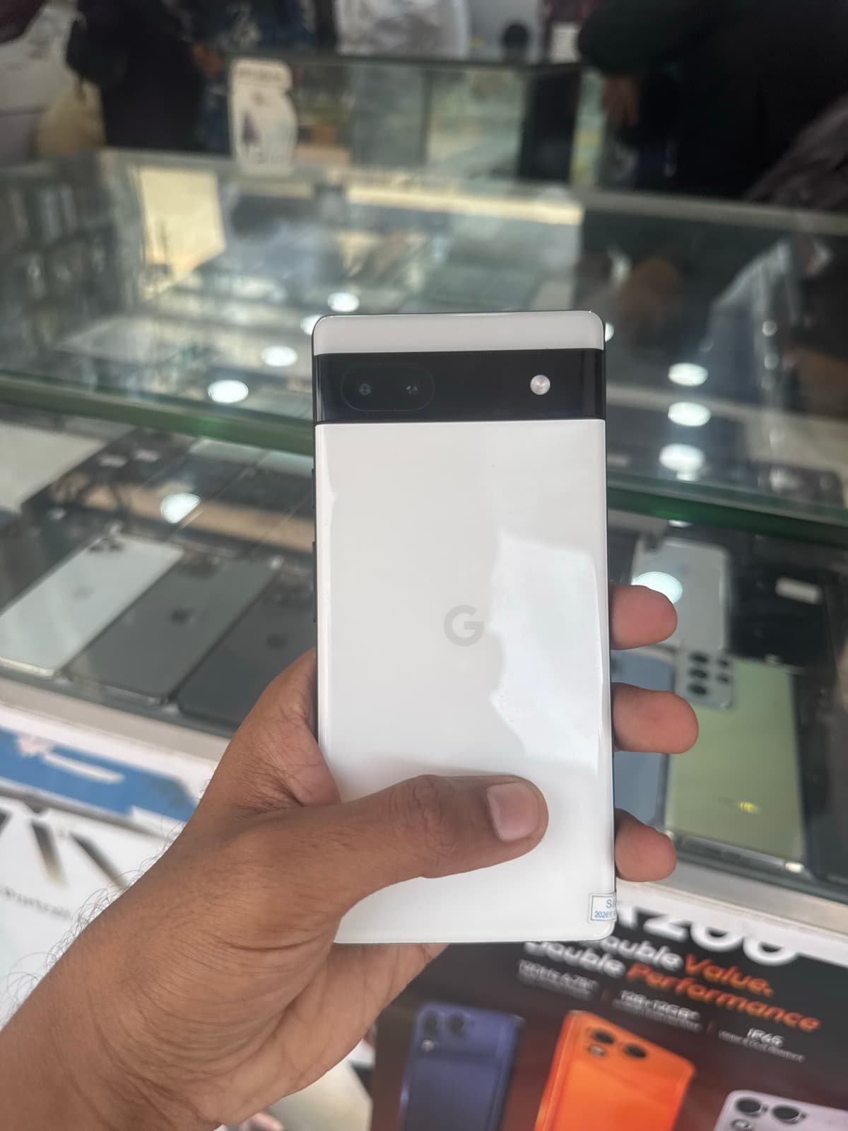 Google Pixel 6a 6GB / 128GB in Chalk — photo 1