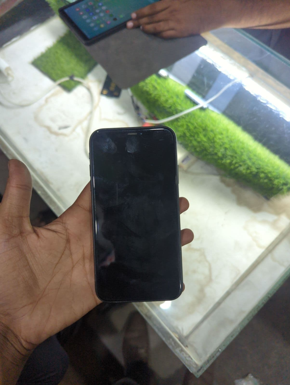 Apple iPhone 11 128GB in Black — photo 2