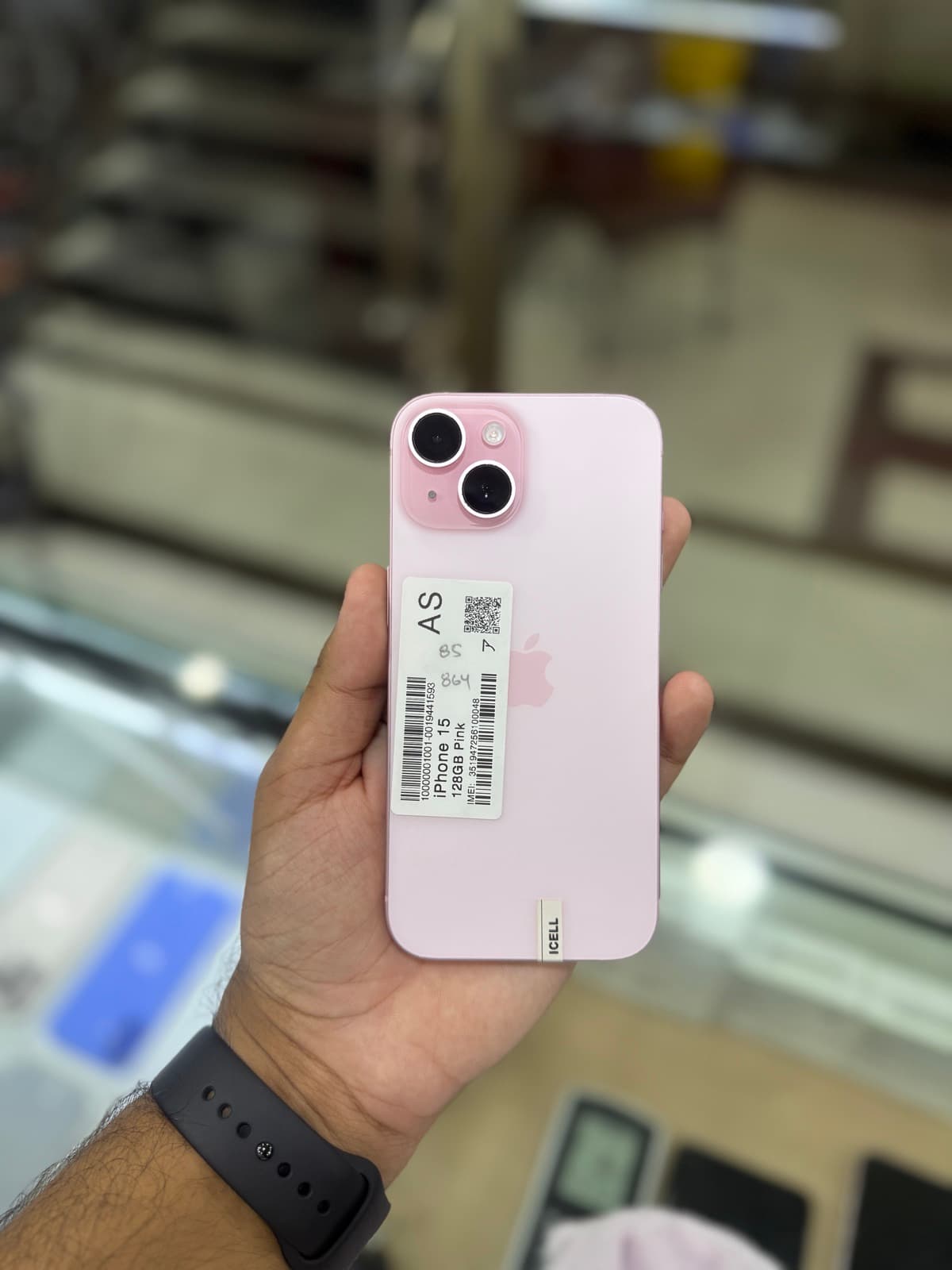 iPhone 15 · 128GB