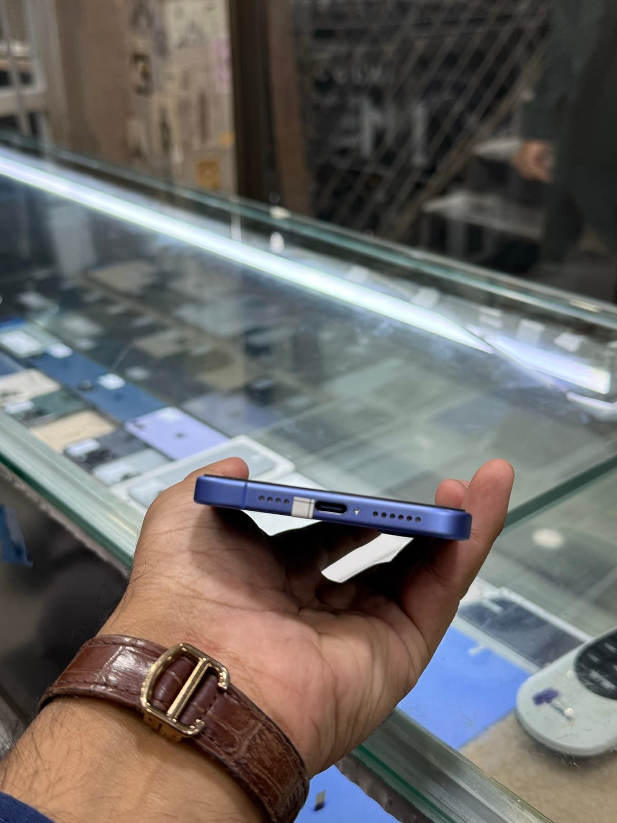 Apple iPhone 16 Plus 128GB in Ultramarine — photo 4