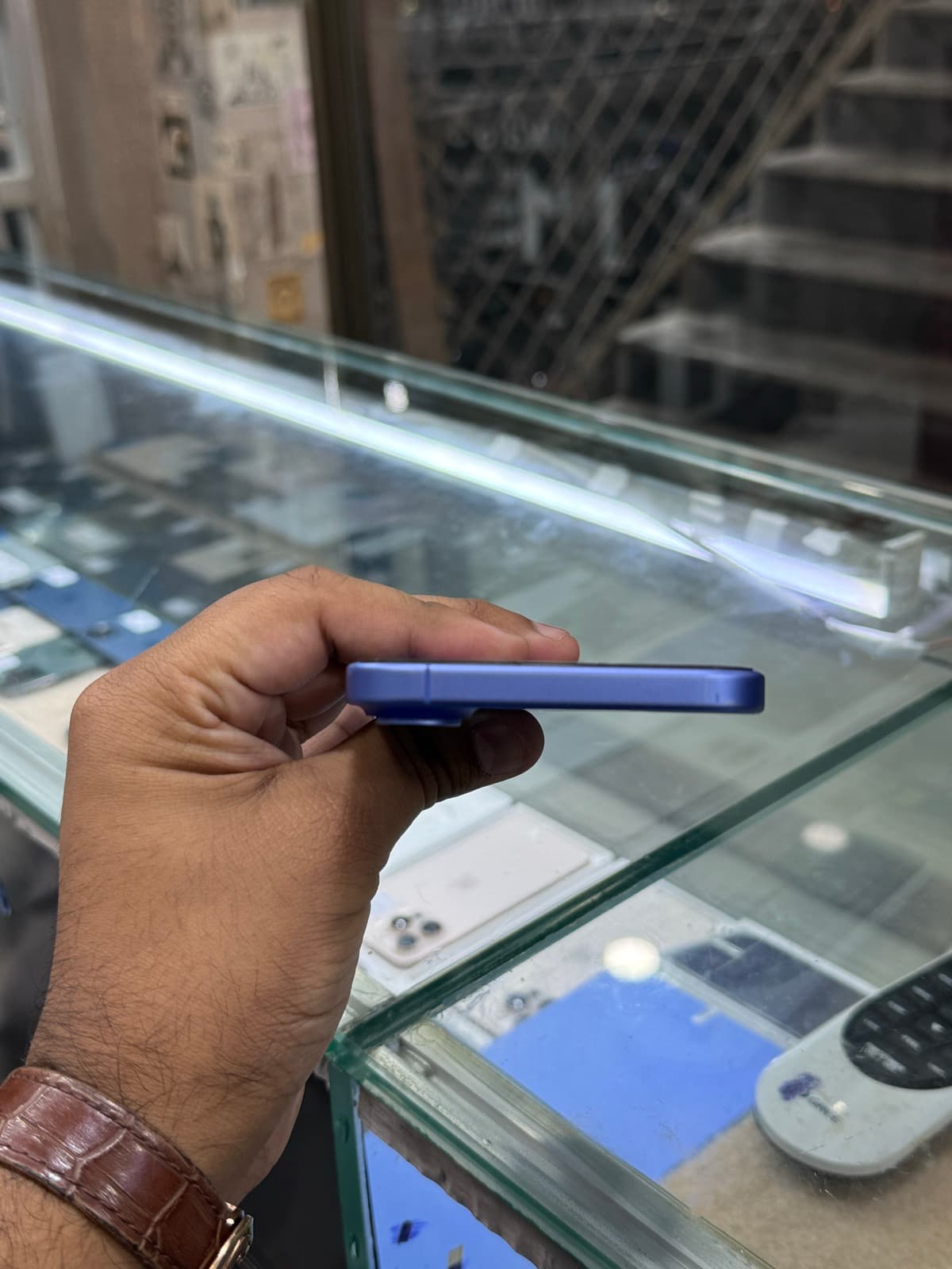 Apple iPhone 16 Plus 128GB in Ultramarine — photo 5