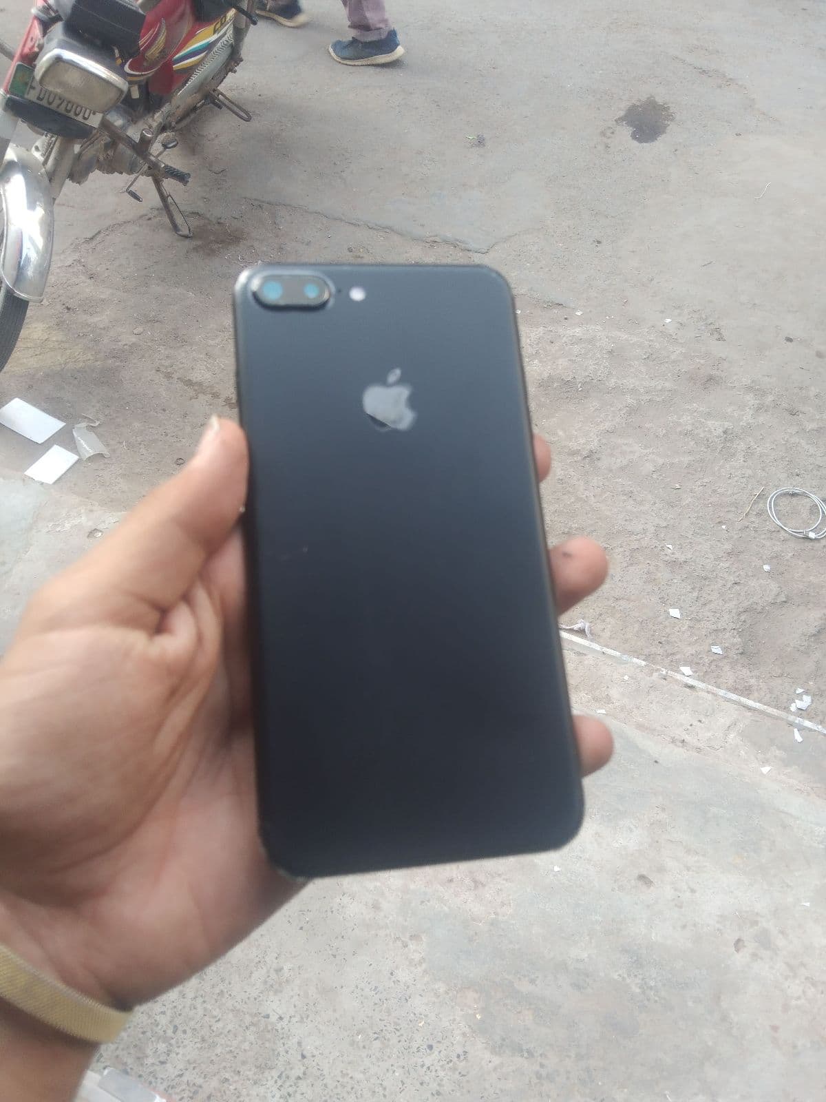 iPhone 7 Plus · 128GB