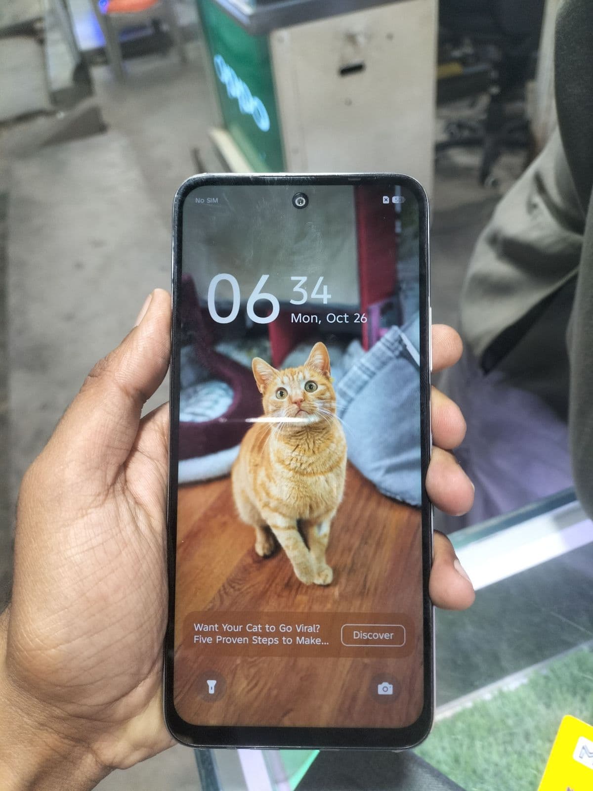 Infinix Hot 60i 6GB / 128GB in Titanium Silver — photo 2